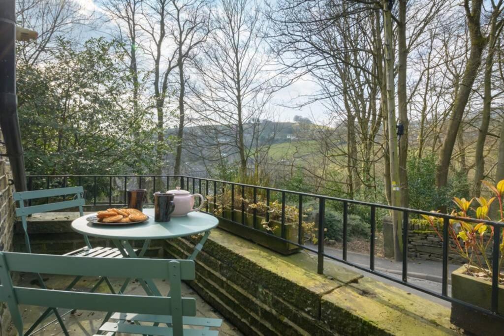 Entire Cottage In The Beautiful Calder Valley Halifax Exterior foto