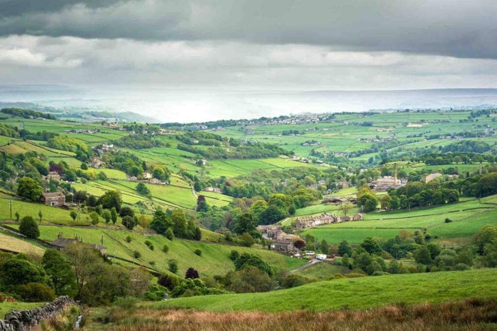 Entire Cottage In The Beautiful Calder Valley Halifax Exterior foto